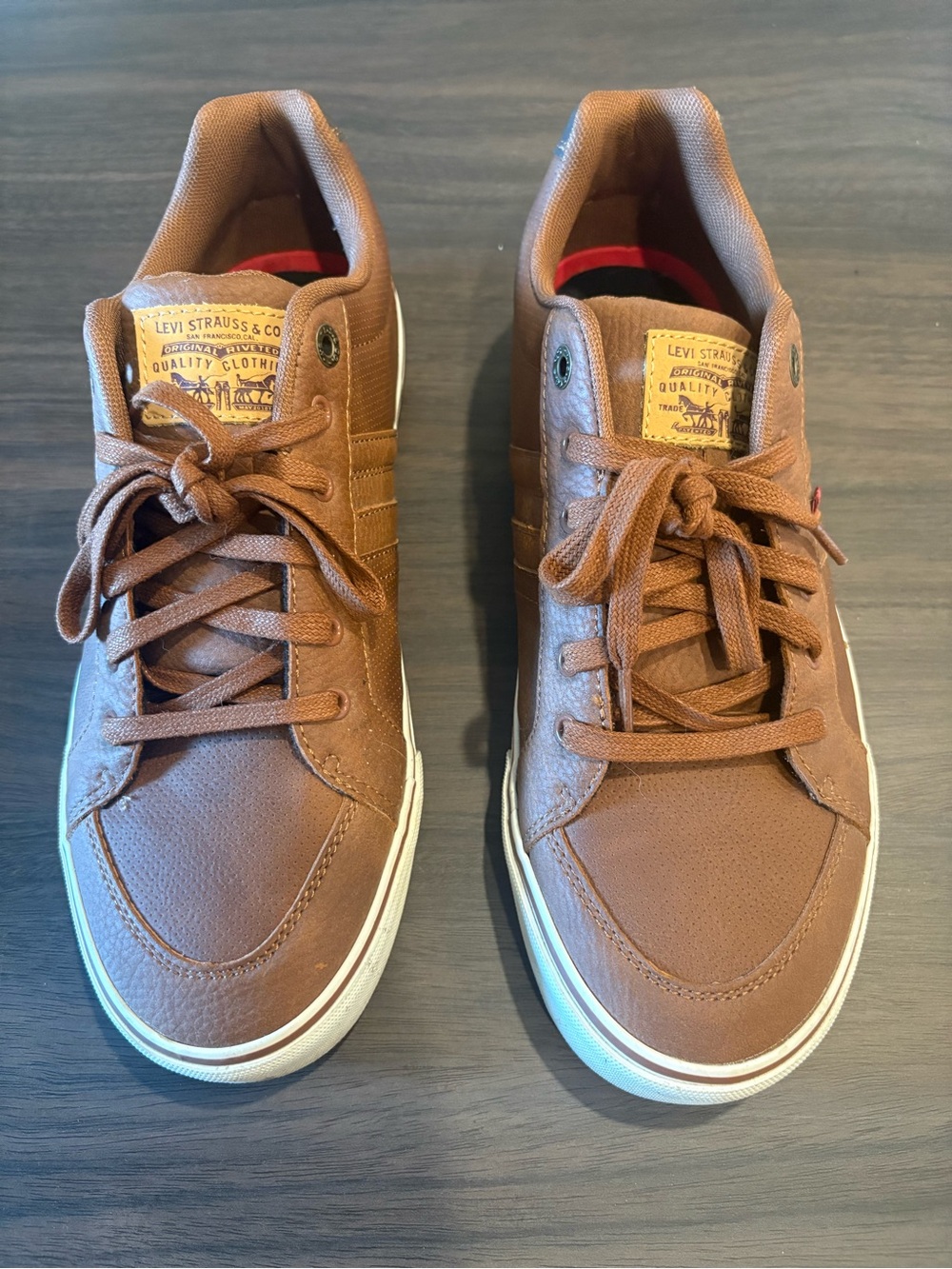 Levi's Men's leather Brown Low-Top Lace-Up Sneakers
